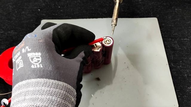 How to make a 12 volt battery yourself. Как самому сделать аккумулятор на 12 вольт. смотреть онлайн