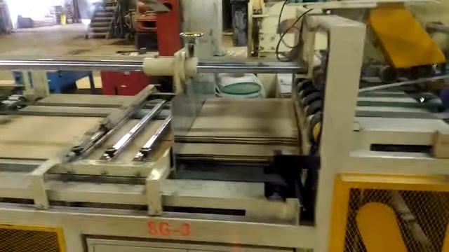 Работа полуавтоматической фальцевально склеивающей машины модель SAG-1400 смотреть онлайн