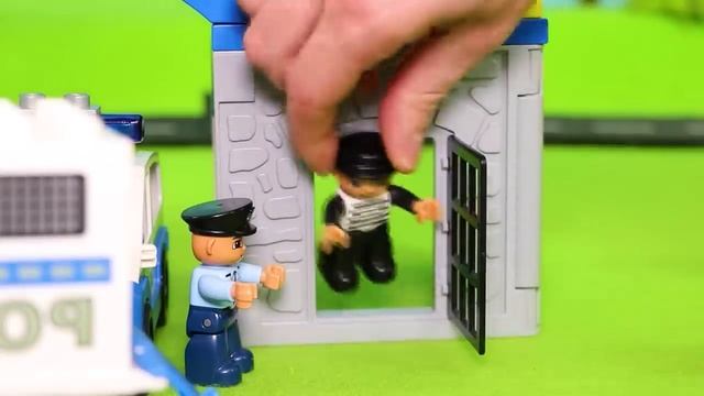 Коллекция строительных блоков и транспортных средств смотреть онлайн