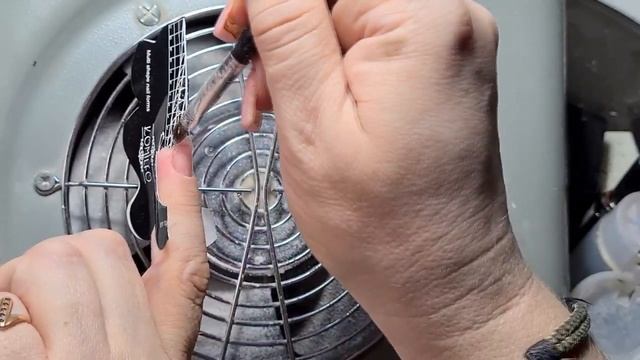 Моделирование формы современный миндаль. Дизайн ногтей . смотреть онлайн