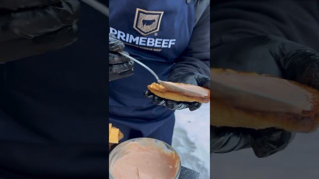 ЧизБургер ? Чем проще тем вкуснее, котлеты и бекон из мраморной говядины от @medium_please смотреть онлайн
