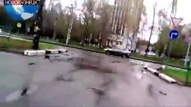 Обнаженный мужчина бегал по Новокузнецку смотреть онлайн