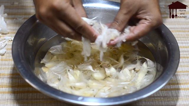 Fastest way to peel Garlic | Peel 1 kg of Garlic within minutes | Garlic peeling tricks смотреть онлайн