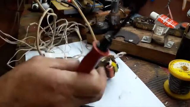 Что можно сделать из отработанных энергосберегающих ламп или вторая жизнь ЭСЛ часть 1 смотреть онлайн