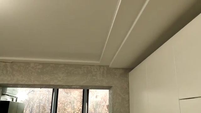 Матовый белый бесщелевой натяжной потолок профиль КРААБ 4.0 7.2 кв. м. смотреть онлайн