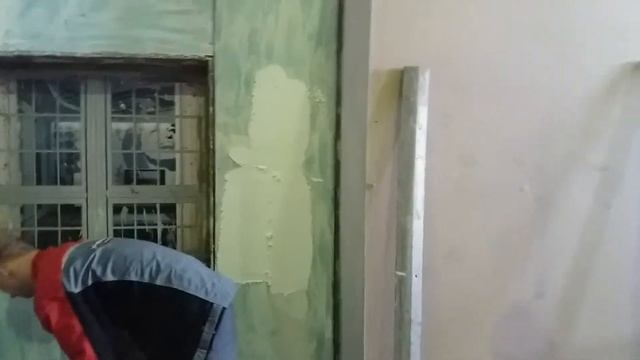 Обучаем наносить декоративную штукатурку Ceresit на семинаре в Технониколь