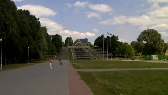 НА НАБЕРЕЖНОЙ У ФОНТАНА РАДУГА 18062010 смотреть онлайн