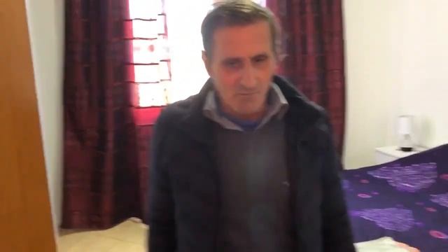 В гостях у Албанца смотреть онлайн