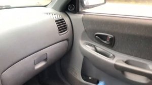 Попадает дождевая вода на коврик из под торпедо на автомобиле Hyundai Accent
