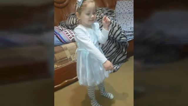 Title.Нам сегодня 3 года. День Рождение Киры. смотреть онлайн
