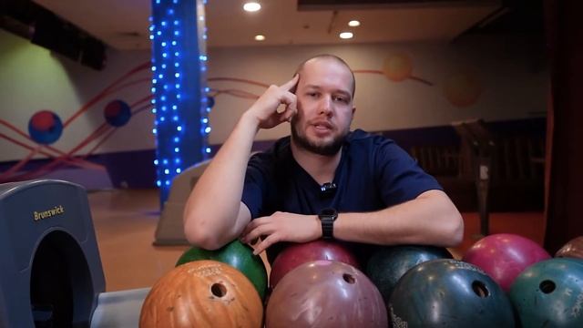 Позирование в боулинг-клубе часть 2/ на полу с шарами и стоя/ скрытие недостатков смотреть онлайн