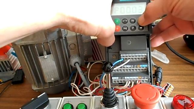 SIEMENS MICROMASTER 440 Мотор-потенциометр(МОР)3 часть смотреть онлайн