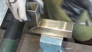 Тестируем круги для нержавейки. Зачищаем швы после сварки.