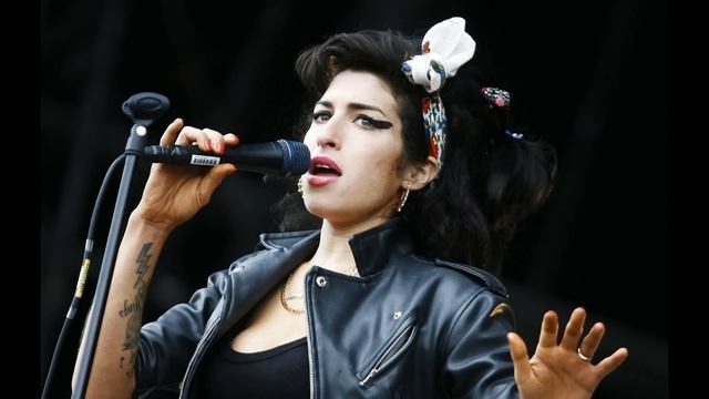 Amy Winehouse Greatest Hits Collection - The Best Of Amy Winehouse