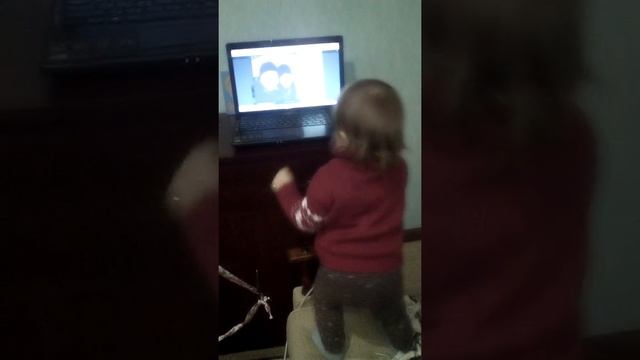 Дай мне уйти. Ритмичный танец Софы под песню Лепса и Тимати - Дай мне уйти.
Ребёнок старался? смотреть онлайн