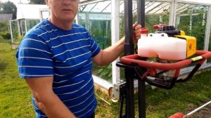 Стойка для мотобура в действии