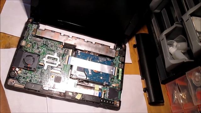 FTVlog 63 - Asus EEE PC 1005PE Dead Black screen won't boot смотреть онлайн