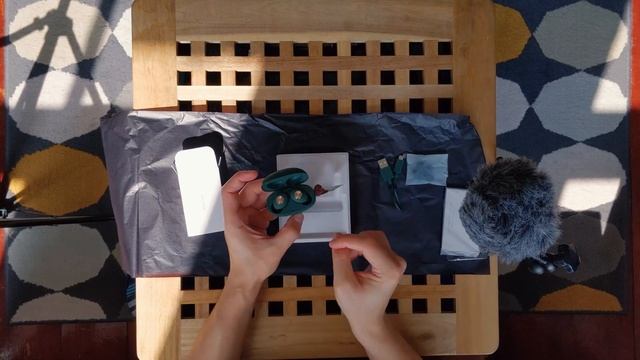 Sudio Wireless Bluetooth Headphones Unboxing! смотреть онлайн