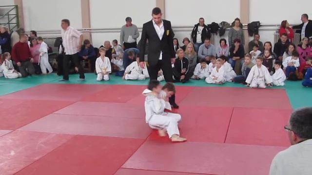 Soltész Bálint első judo versenye смотреть онлайн