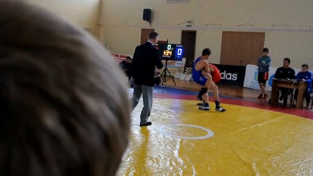 Борьба:проход в две ноги