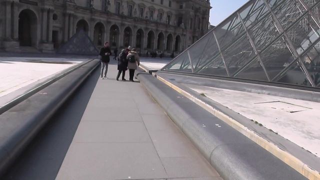 Париж! Музей Лувр (the Louvre Museum)! 2018 февраль. Франция (France), Paris. смотреть онлайн