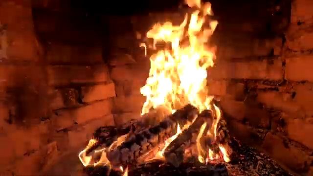 Fireplace 3 hours full HD. Камин 3 часа / Звуки огня смотреть онлайн