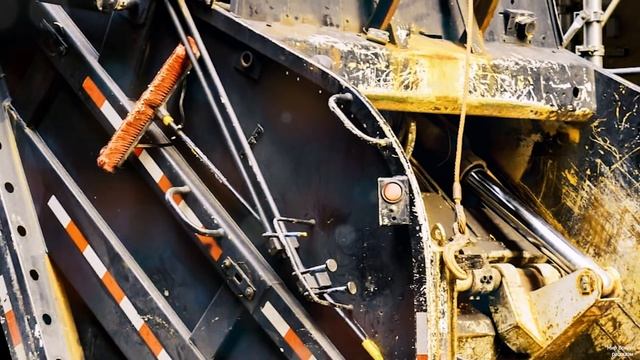 Старушка была в одиночестве в холодной постели, как к в доме появились… смотреть онлайн