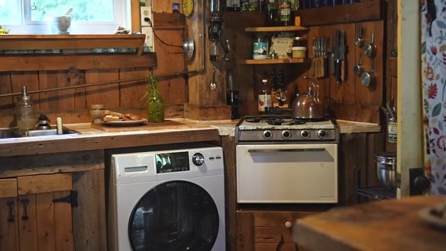 14 Years Living Off-Grid in a Self-Built Cabin & Farming Tons of Food on the Land смотреть онлайн