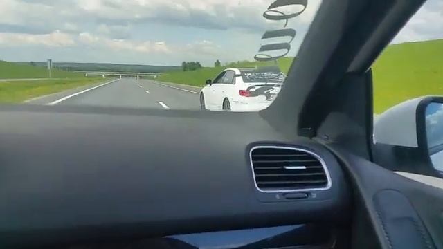 НОВАЯ АУДИ ЧУТЬ НЕ ПОЛОЖИЛА МОТОР В БОРЬБЕ С ГОЛЬФОМ? смотреть онлайн