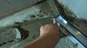 Как сделать Уклон в душевом поддоне за 2 минуты. Установка маяков под углом