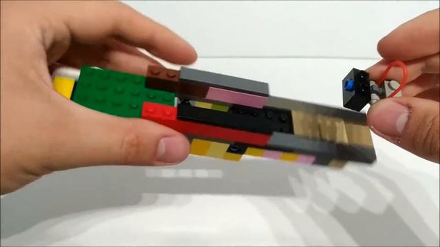 LEGO Arsenał - Jak zbudować Glock 18 смотреть онлайн