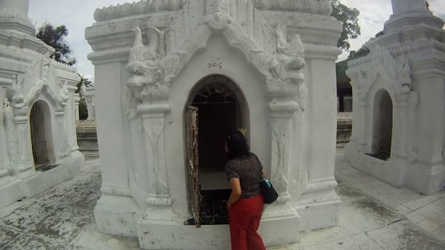 World's biggest book , Kuthodaw Pagoda, Mandalay смотреть онлайн