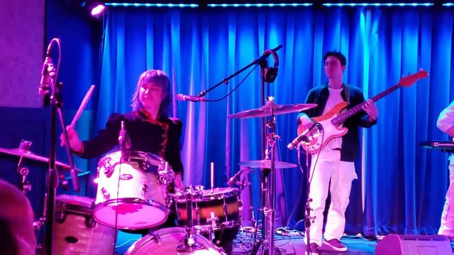 Chaos Chaos Chloe drum solo at Cafe Du Nord San Francisco смотреть онлайн