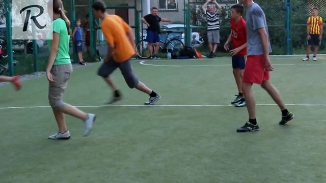 ВРАТАРСКИЕ ПЕРЧАТКИ СВОИМИ РУКАМИ! ФУТБОЛЬНЫЕ САМОДЕЛКИ смотреть онлайн