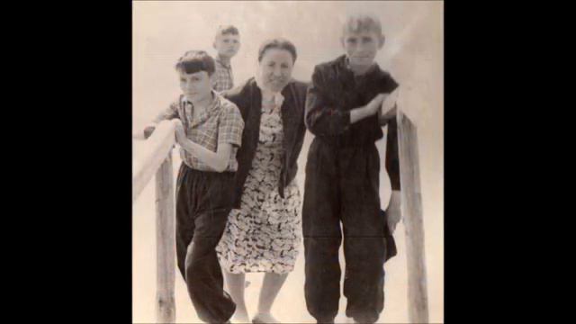 #В ГЛАЗАХ У ВАС ОЗЁРА ДОБРОТЫ смотреть онлайн