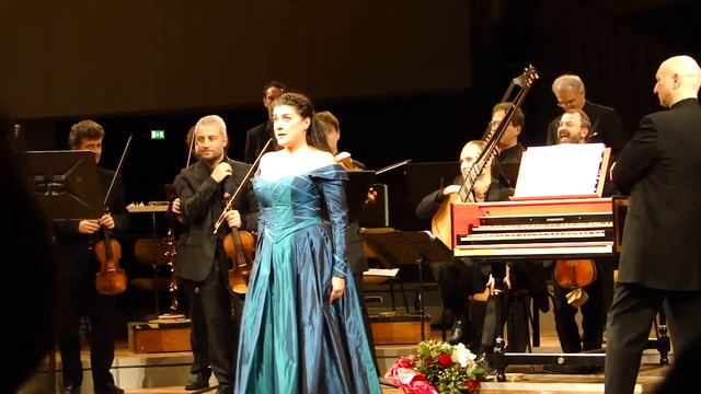 Funny moments concert I Cecilia bartoli in a Battle with a trumpet player смотреть онлайн