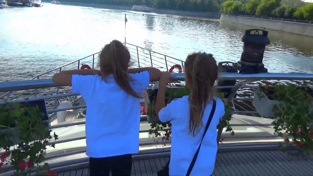 Back to school. VLOG. 1 Сентября на теплоходе.Школа Линейка 1 сентября Детский канал смотреть онлайн