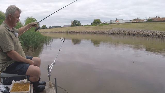 Float & Feeder Fishing For River Carp
