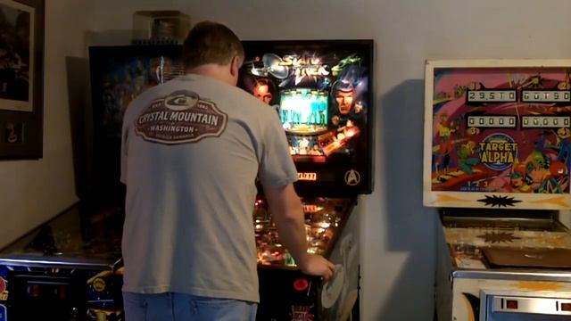 Data East Star Trek pinball with LED strips on backbox смотреть онлайн