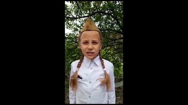 Подготовительная группа, стих "Фотография вложена в старую книжку" смотреть онлайн