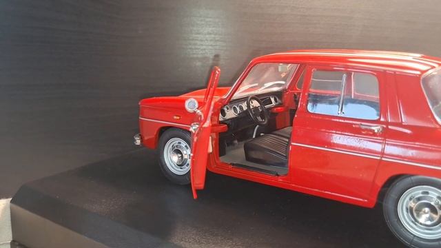 Renault 8 Gordini 1300 1:18 смотреть онлайн