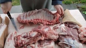 обвалка передней четверти (свинина?)
