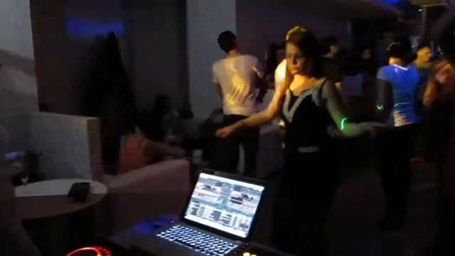 вечеринка NU DISCOTEQUA от PLUR ROOM в lounge cafe Grafit 31 05 2013 смотреть онлайн