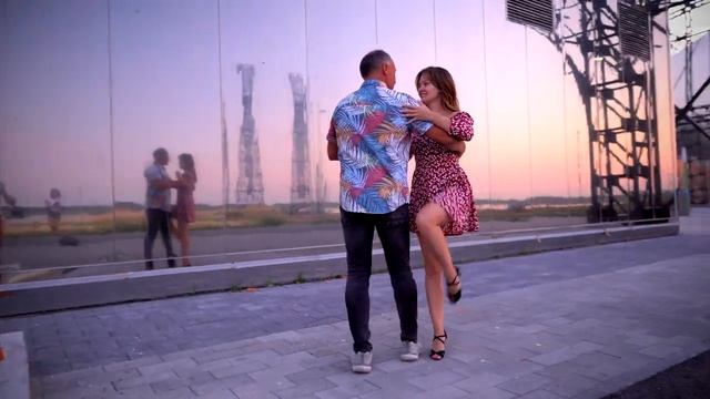 Kizomba: Maxim and Maria, Social Dance Studio смотреть онлайн