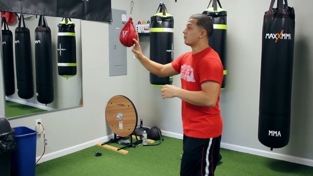 Boxing DEFENSE: Maize Bag Basics - How To Add Punches // Boxing For BEGINNERS смотреть онлайн