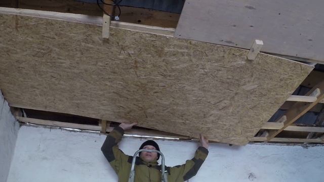 Продолжаю обустройство гаража. Как одному прикрутить лист фанеры, гипсокартон к потолку. смотреть онлайн