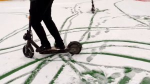 зимний дрифт на электросамокате