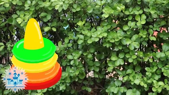 В Школе Эльзы собираем кольца гигантской пирамиды Elsa's school has a giant pyramid смотреть онлайн