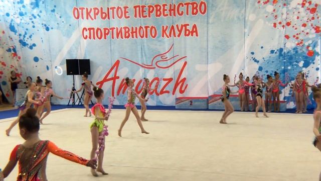 Художественная гимнастика показательное выступление СК Амуаж Вальс Победы смотреть онлайн