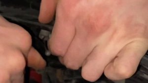 НЕ ОТКРЫВАЕТСЯ капот на KIA RIO